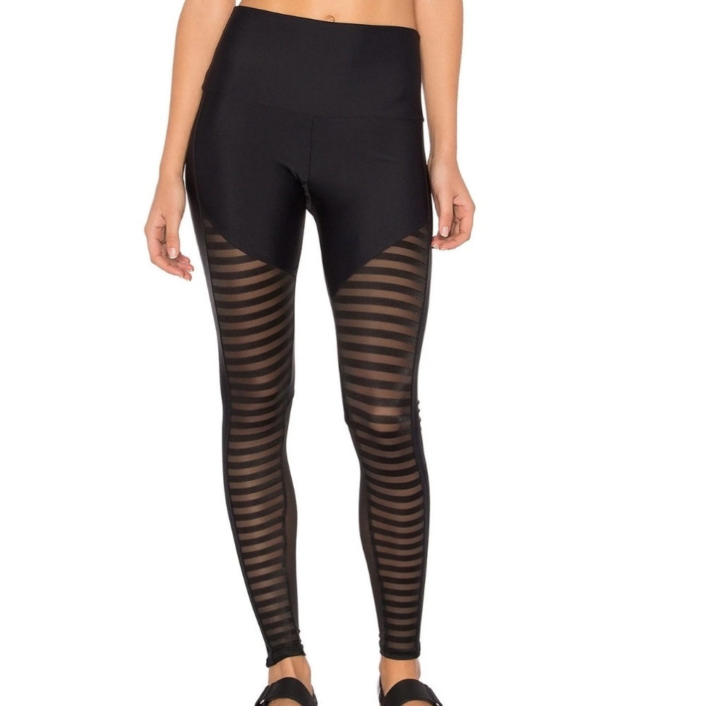 NWT Onzie Legging